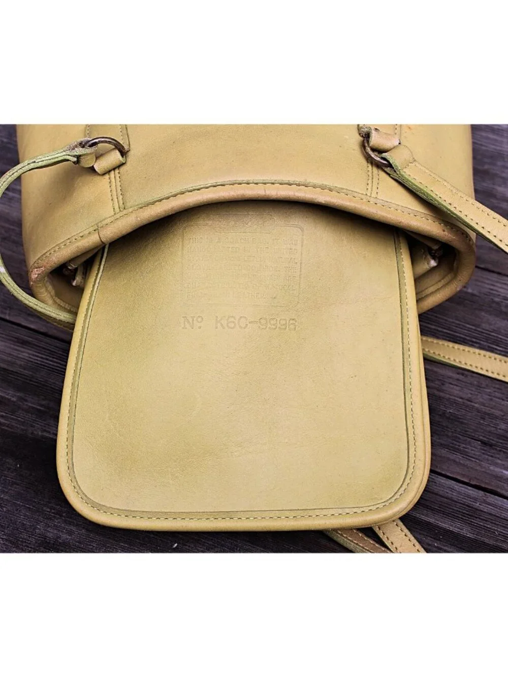 Coach Vintage - Medium Framed Pouch 9998 in Lime - USA 90s - Flaw (mold measles)